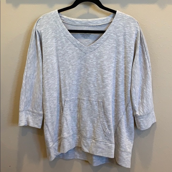 Gray v neck shirt with pocket - Picture 1 of 3